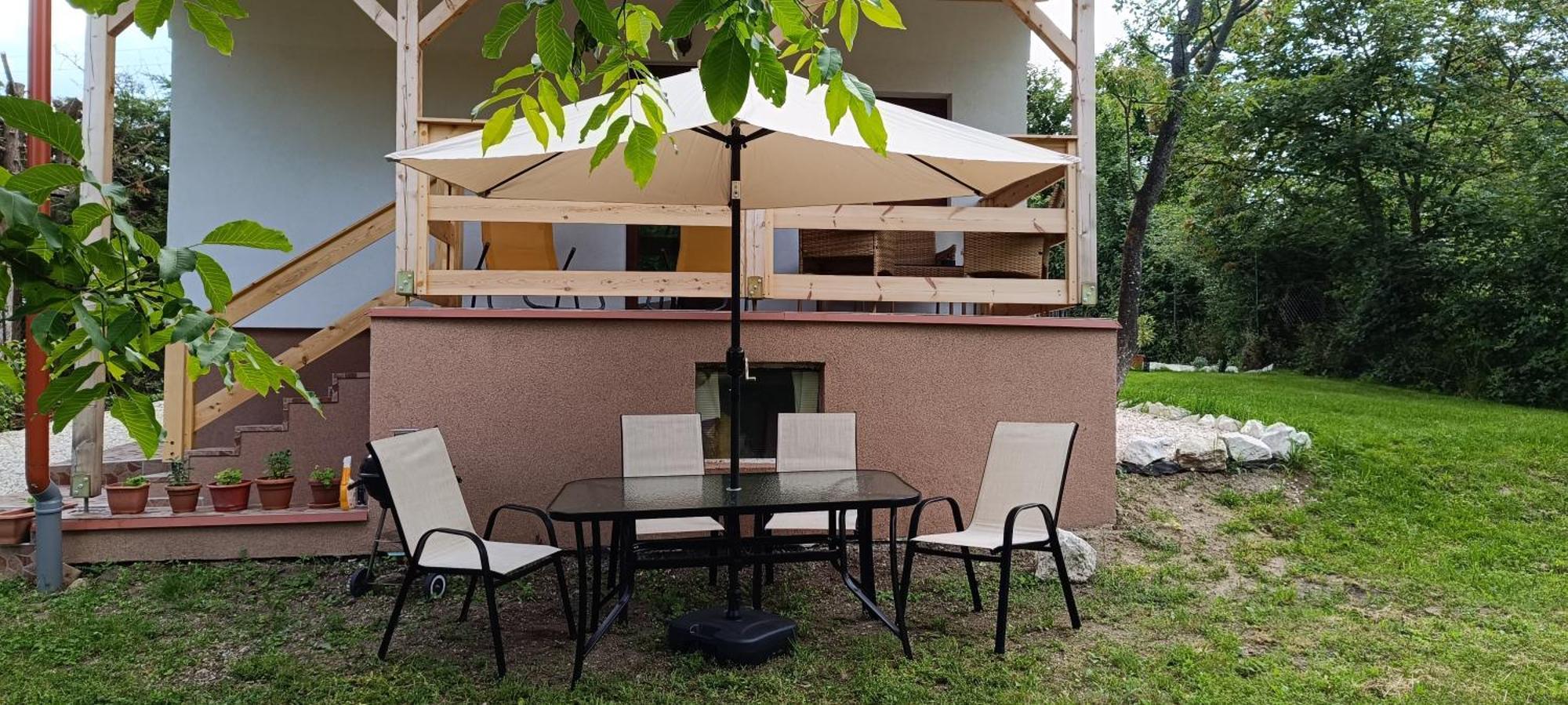 Case de vacanță Hilltop In Szentendre, Mountain View, Terrace, Garden